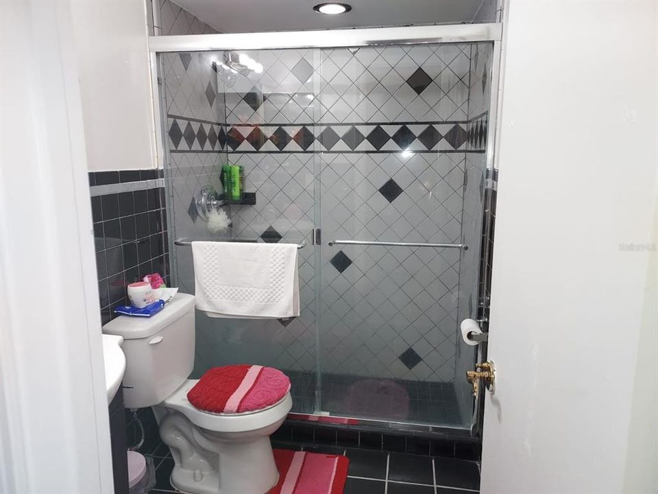 En Venta: $284,900 (3 camas, 2 baños, 1300 Pies cuadrados)