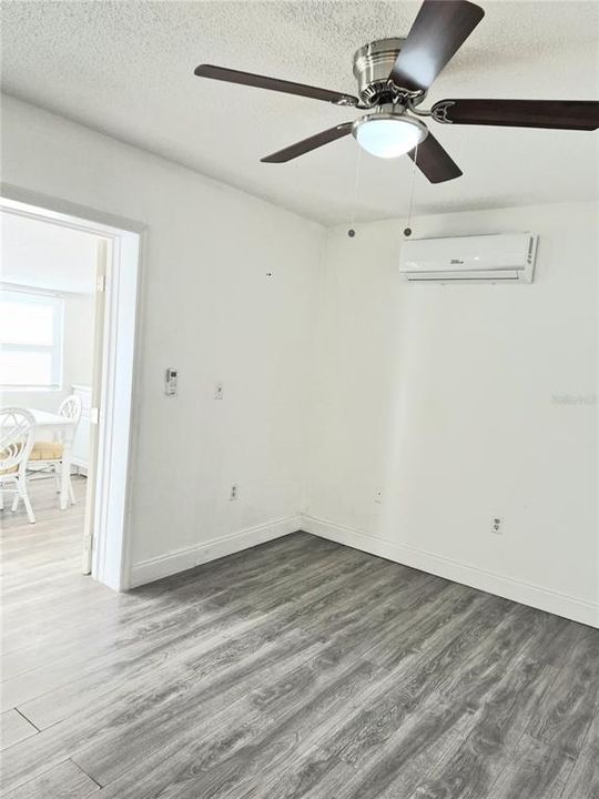 En Venta: $284,900 (3 camas, 2 baños, 1300 Pies cuadrados)