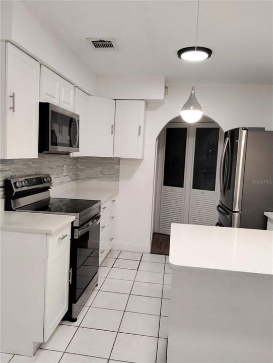 En Venta: $284,900 (3 camas, 2 baños, 1300 Pies cuadrados)