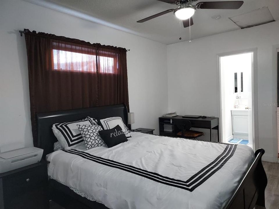 En Venta: $284,900 (3 camas, 2 baños, 1300 Pies cuadrados)