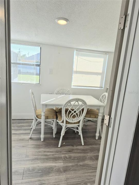En Venta: $284,900 (3 camas, 2 baños, 1300 Pies cuadrados)