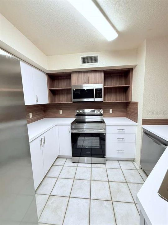 For Rent: $1,800 (3 beds, 2 baths, 1209 Square Feet)