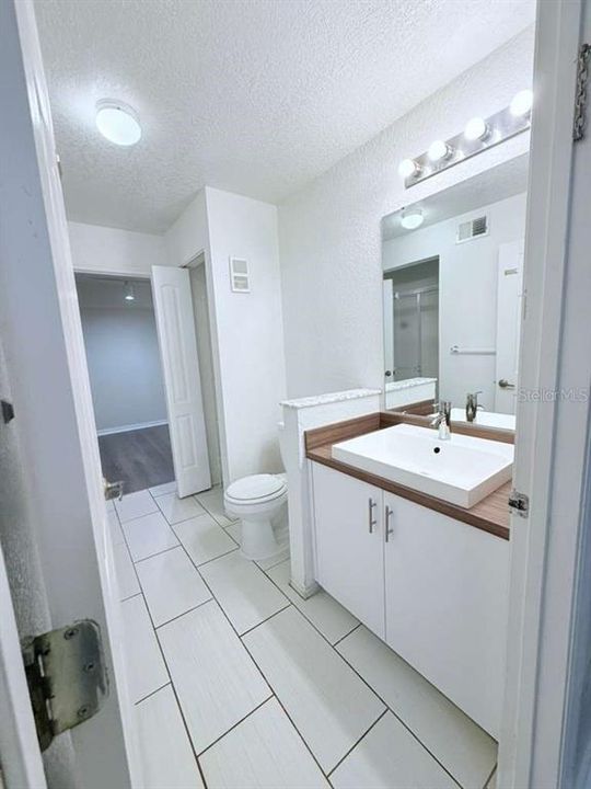 For Rent: $1,800 (3 beds, 2 baths, 1209 Square Feet)