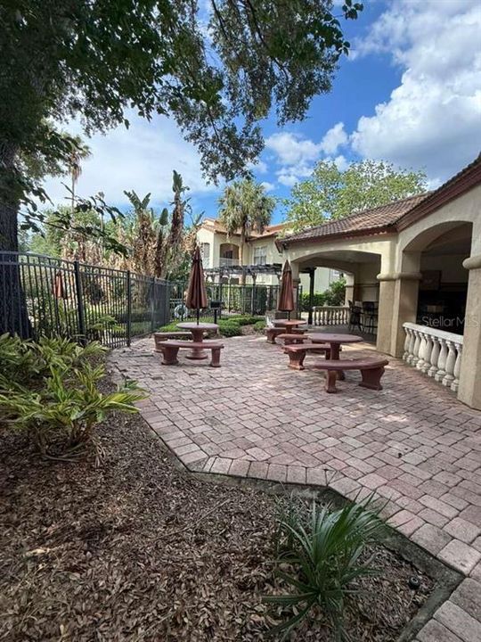 For Rent: $1,800 (3 beds, 2 baths, 1209 Square Feet)