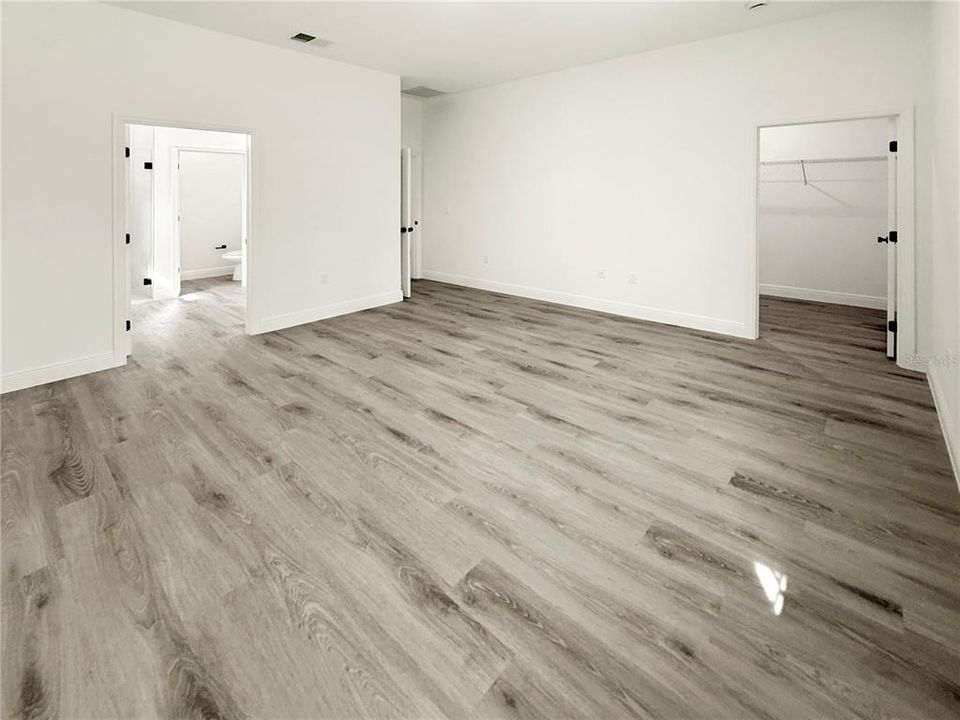 For Sale: $305,000 (4 beds, 2 baths, 1878 Square Feet)