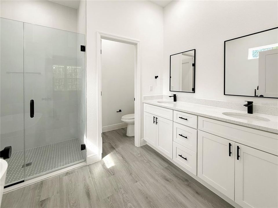 For Sale: $305,000 (4 beds, 2 baths, 1878 Square Feet)