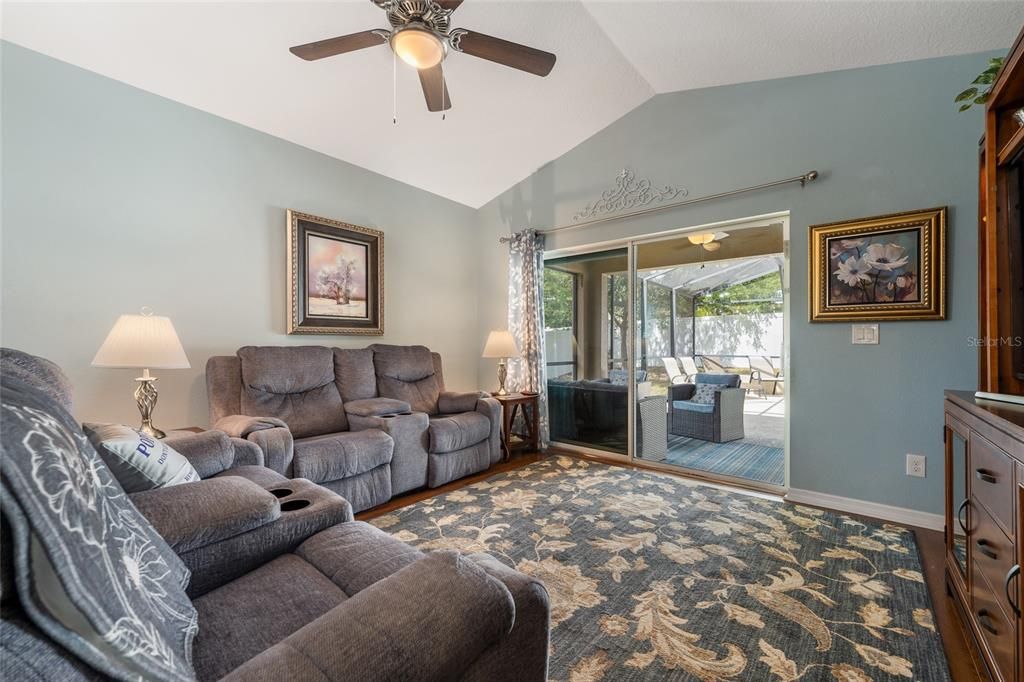 For Sale: $550,000 (4 beds, 3 baths, 2522 Square Feet)