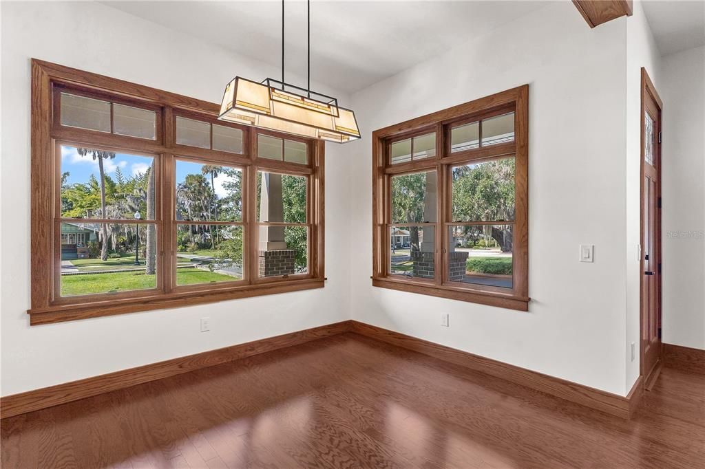 For Sale: $615,000 (3 beds, 3 baths, 1761 Square Feet)