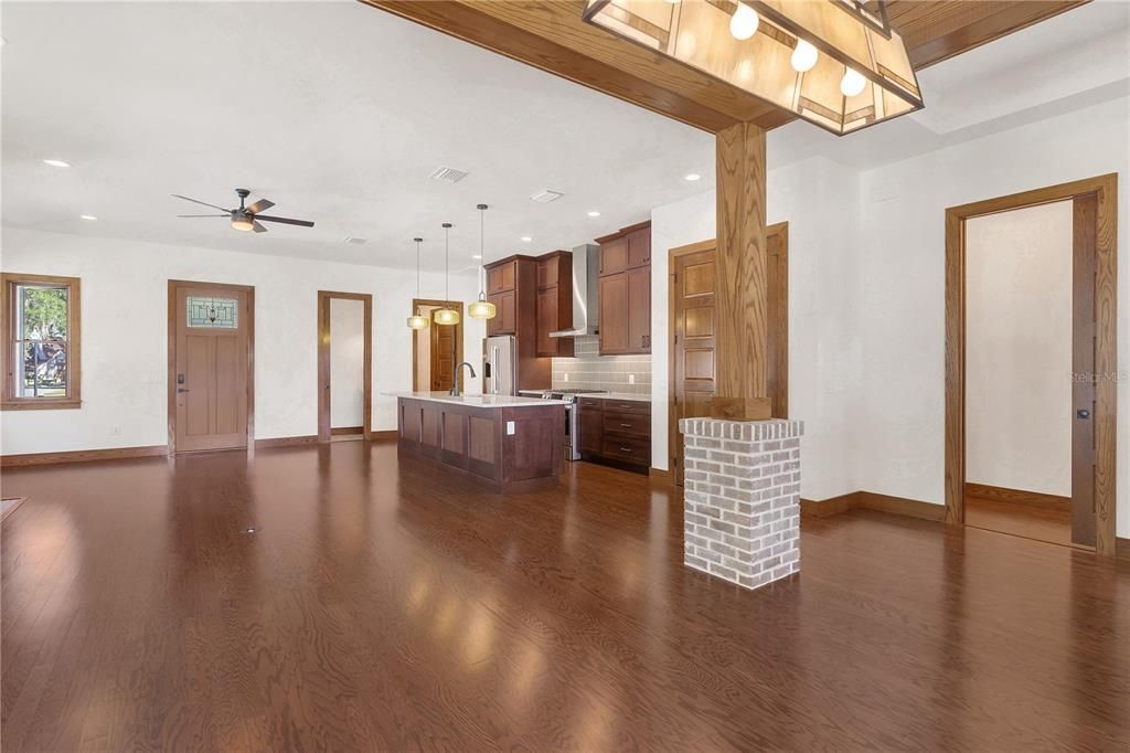 For Sale: $615,000 (3 beds, 3 baths, 1761 Square Feet)