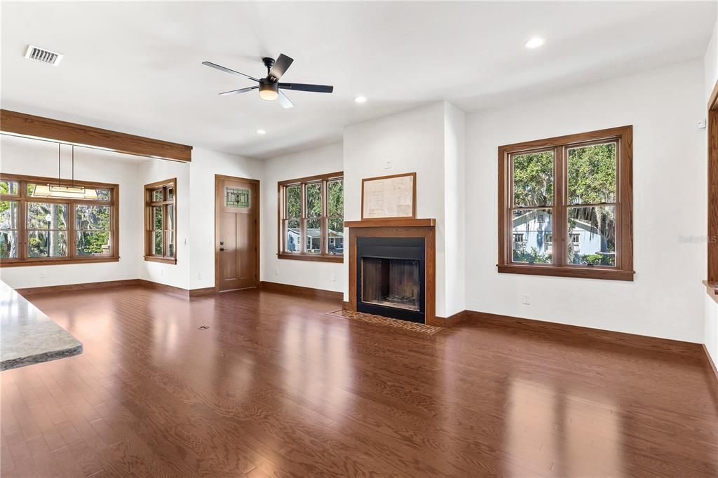 For Sale: $615,000 (3 beds, 3 baths, 1761 Square Feet)