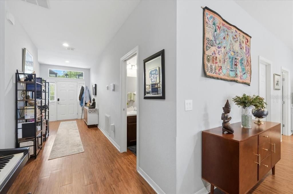 For Rent: $3,200 (4 beds, 2 baths, 2095 Square Feet)