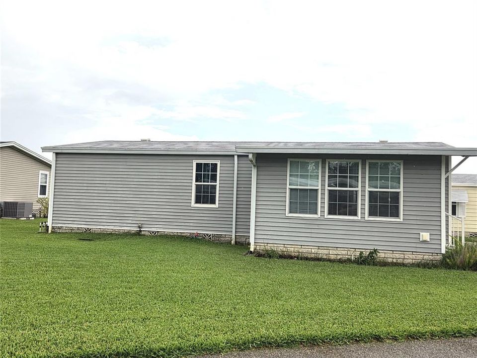 For Sale: $225,000 (2 beds, 2 baths, 1183 Square Feet)