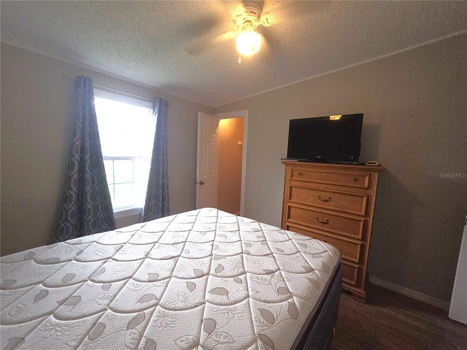 For Sale: $225,000 (2 beds, 2 baths, 1183 Square Feet)