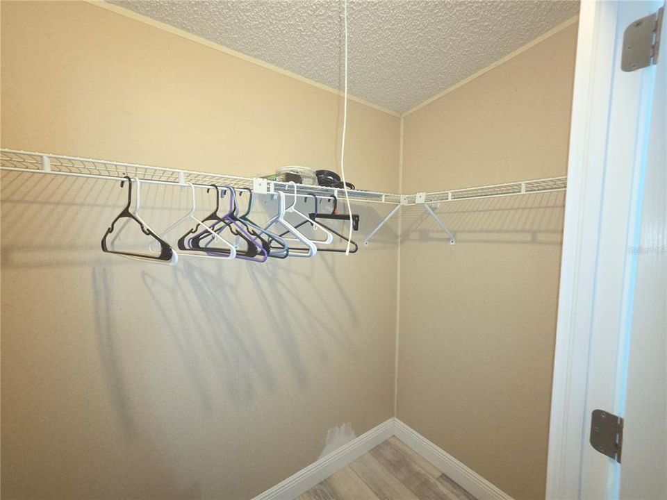 For Sale: $225,000 (2 beds, 2 baths, 1183 Square Feet)
