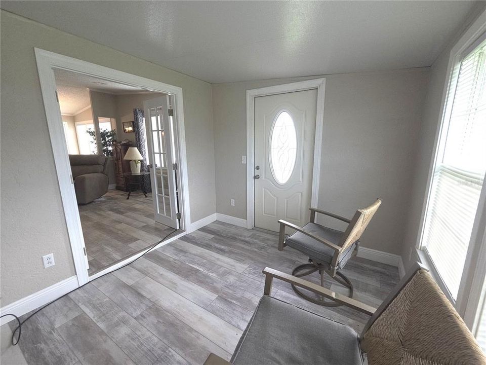 For Sale: $225,000 (2 beds, 2 baths, 1183 Square Feet)