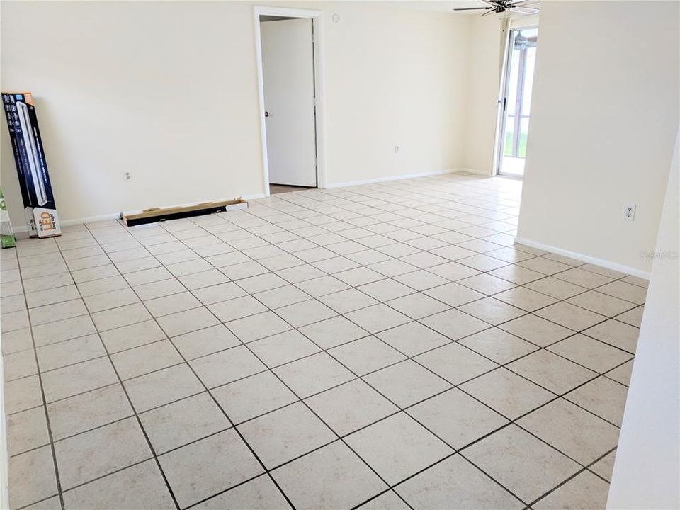 For Sale: $249,000 (2 beds, 2 baths, 1215 Square Feet)
