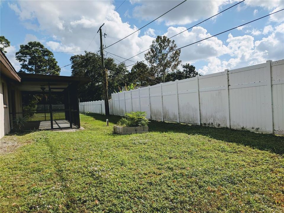 For Sale: $249,000 (2 beds, 2 baths, 1215 Square Feet)