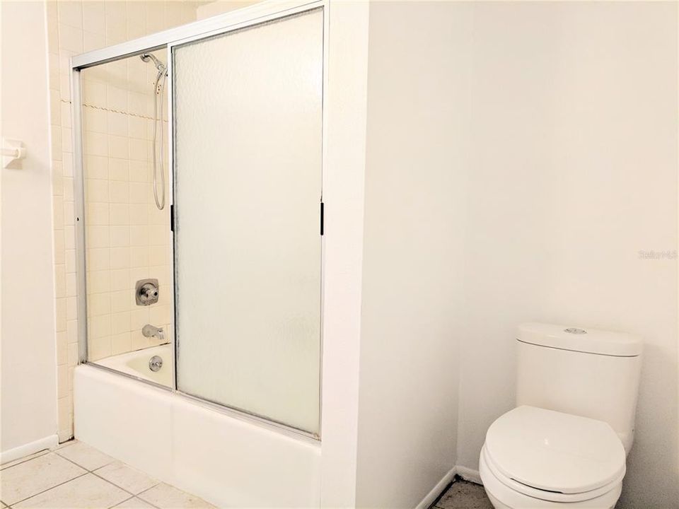 For Sale: $249,000 (2 beds, 2 baths, 1215 Square Feet)
