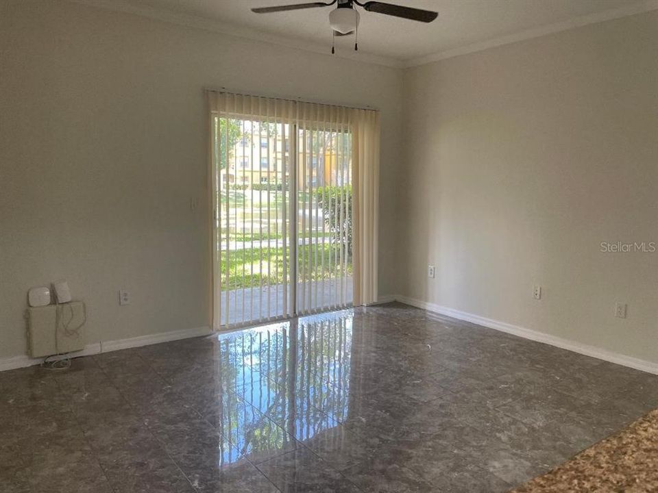 В аренду: $1,450 (1 спален, 1 ванн, 734 Квадратных фут)