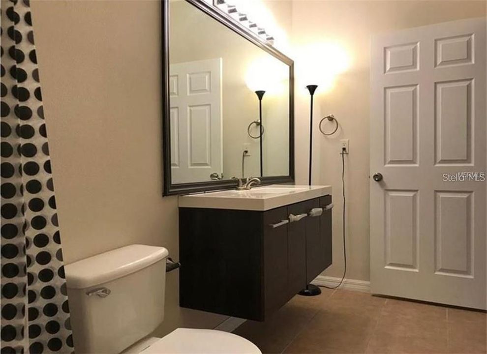В аренду: $1,450 (1 спален, 1 ванн, 734 Квадратных фут)