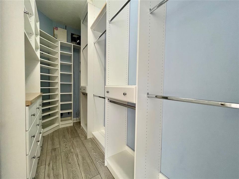 For Sale: $1,399,000 (4 beds, 4 baths, 3786 Square Feet)