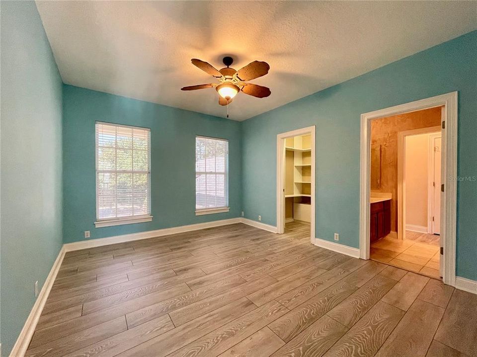 For Sale: $1,399,000 (4 beds, 4 baths, 3786 Square Feet)