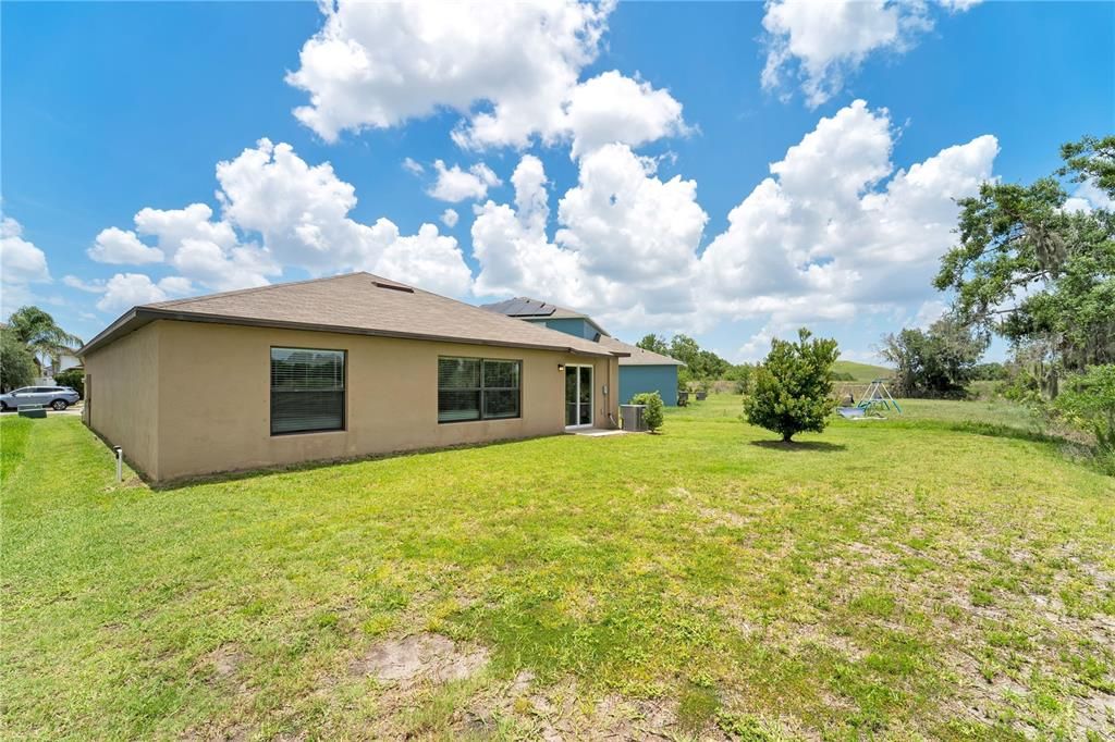 For Sale: $299,900 (4 beds, 2 baths, 1918 Square Feet)
