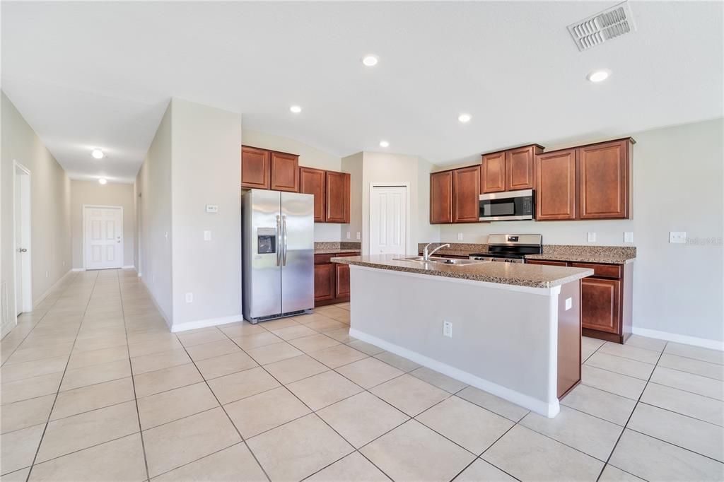 For Sale: $299,900 (4 beds, 2 baths, 1918 Square Feet)