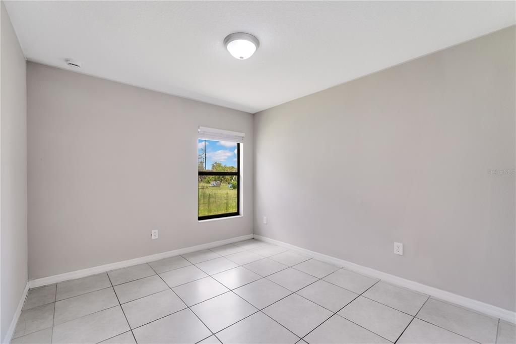 For Sale: $299,900 (4 beds, 2 baths, 1918 Square Feet)