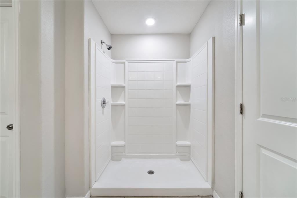 For Sale: $299,900 (4 beds, 2 baths, 1918 Square Feet)