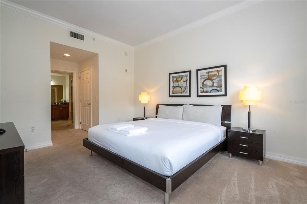For Sale: $320,000 (3 beds, 3 baths, 1755 Square Feet)