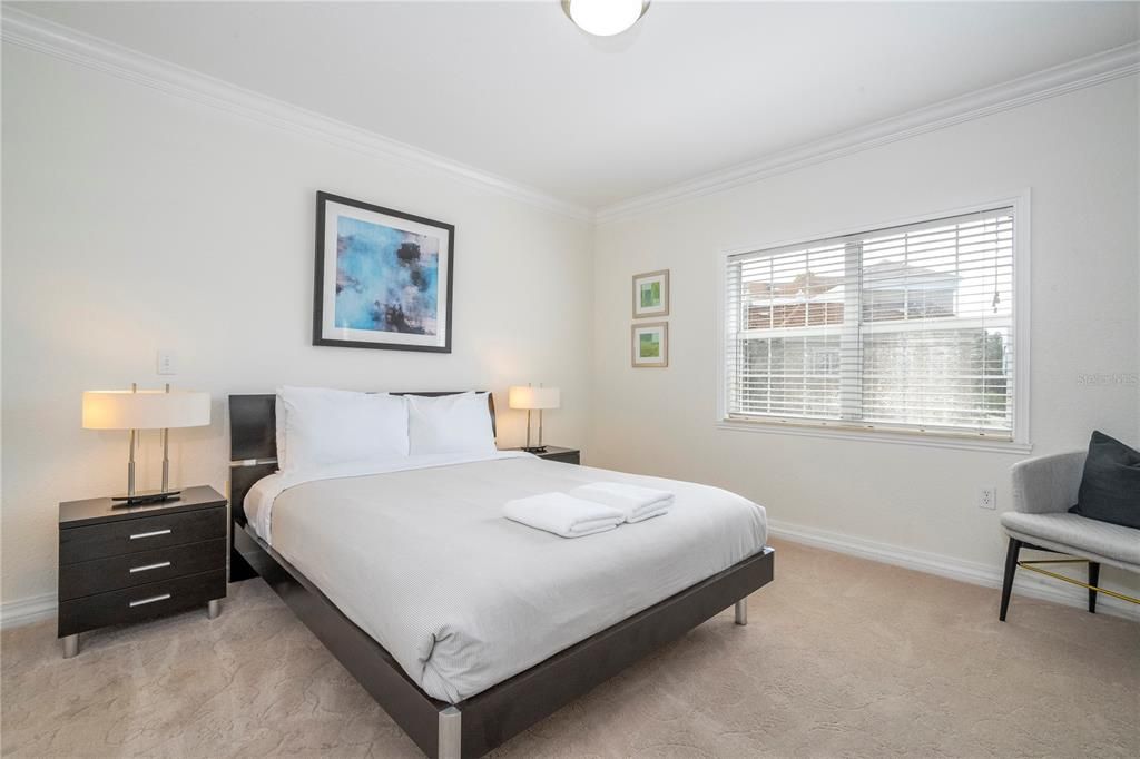 For Sale: $320,000 (3 beds, 3 baths, 1755 Square Feet)