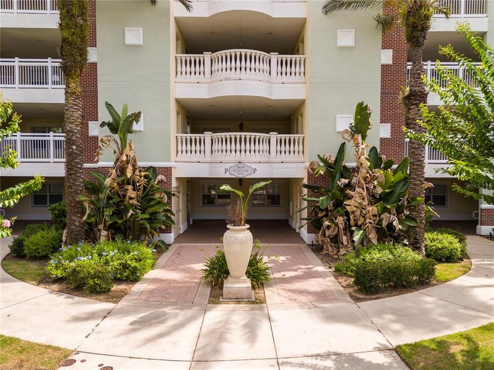 For Sale: $320,000 (3 beds, 3 baths, 1755 Square Feet)