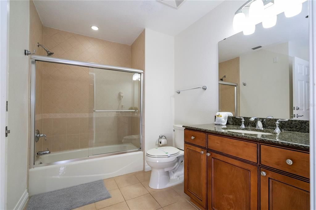 For Sale: $320,000 (3 beds, 3 baths, 1755 Square Feet)
