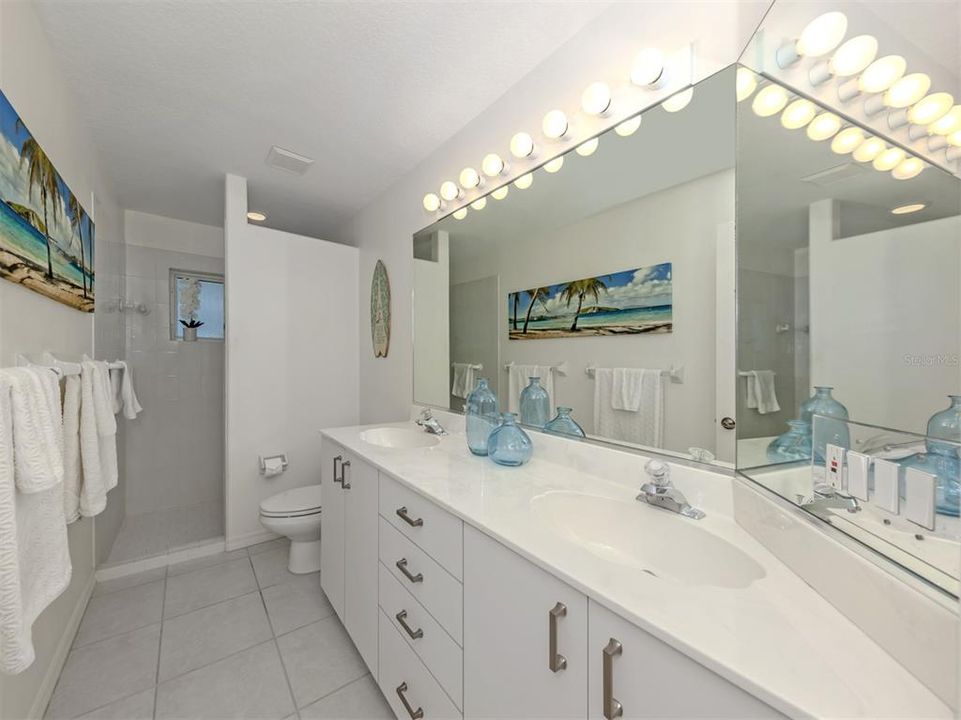 For Sale: $674,000 (3 beds, 2 baths, 2346 Square Feet)