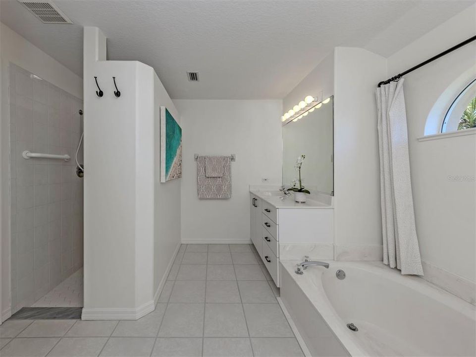 For Sale: $674,000 (3 beds, 2 baths, 2346 Square Feet)