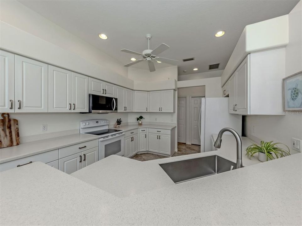 For Sale: $674,000 (3 beds, 2 baths, 2346 Square Feet)