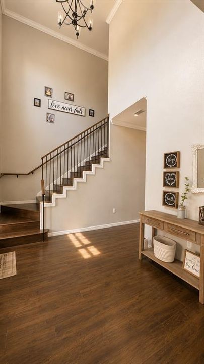 En Venta: $549,900 (5 camas, 2 baños, 3000 Pies cuadrados)