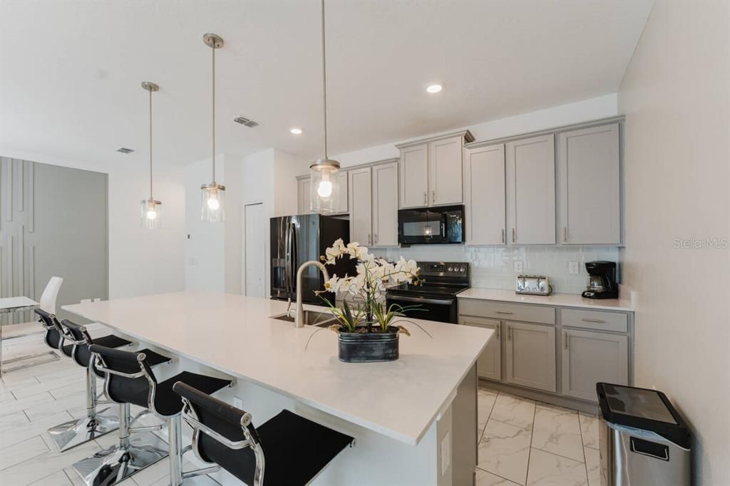 For Rent: $3,500 (4 beds, 3 baths, 1914 Square Feet)