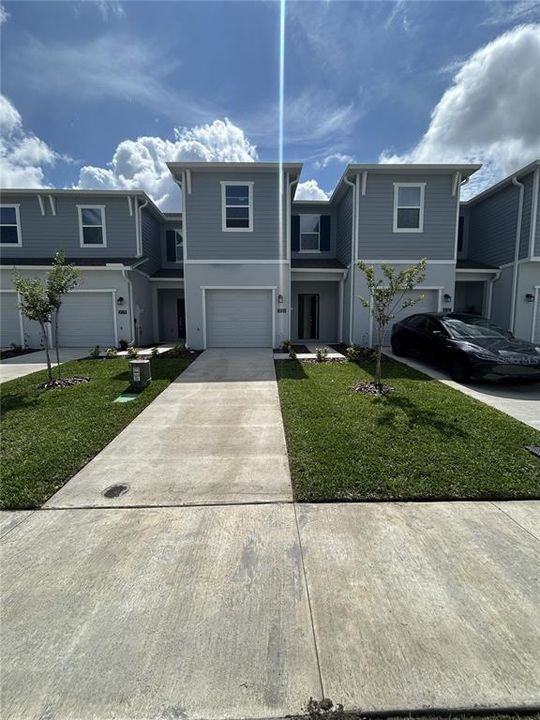 For Rent: $2,050 (3 beds, 2 baths, 1787 Square Feet)