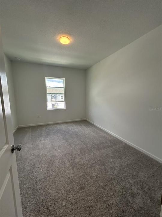 For Rent: $2,050 (3 beds, 2 baths, 1787 Square Feet)