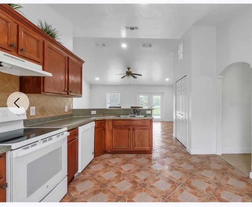 For Sale: $314,000 (3 beds, 2 baths, 1442 Square Feet)