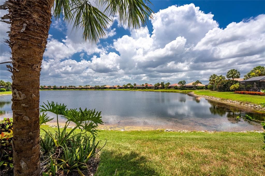 En Venta: $635,000 (3 camas, 3 baños, 2545 Pies cuadrados)