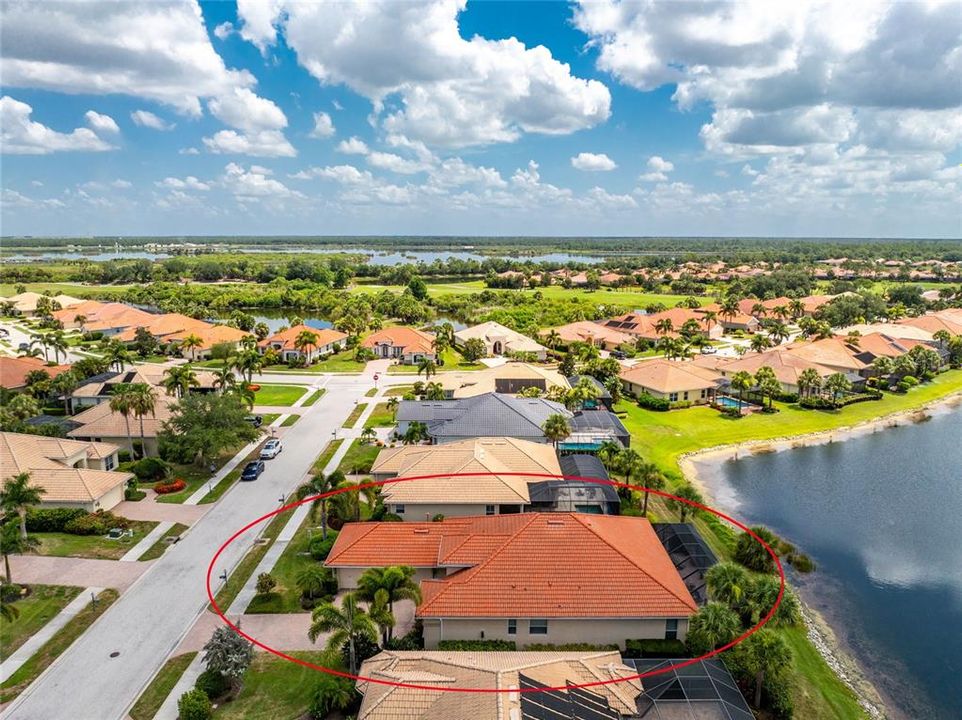 En Venta: $635,000 (3 camas, 3 baños, 2545 Pies cuadrados)