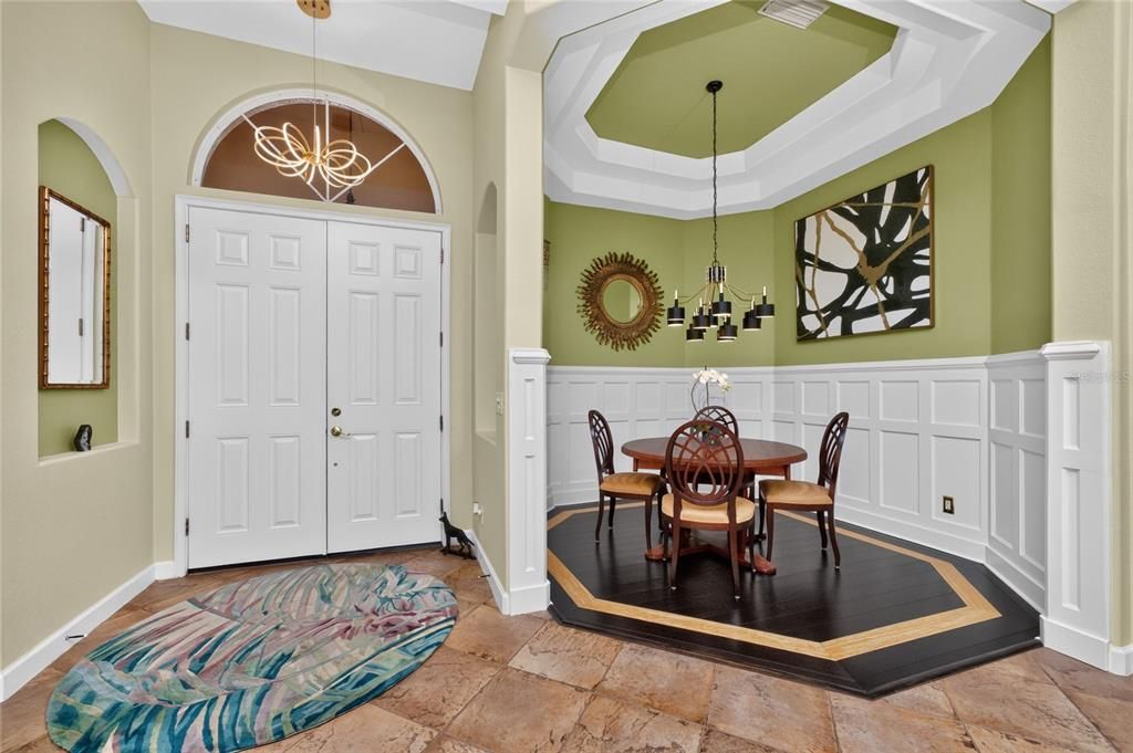 En Venta: $635,000 (3 camas, 3 baños, 2545 Pies cuadrados)