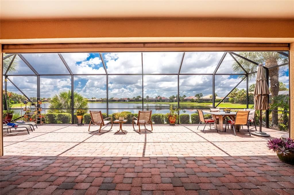 En Venta: $635,000 (3 camas, 3 baños, 2545 Pies cuadrados)