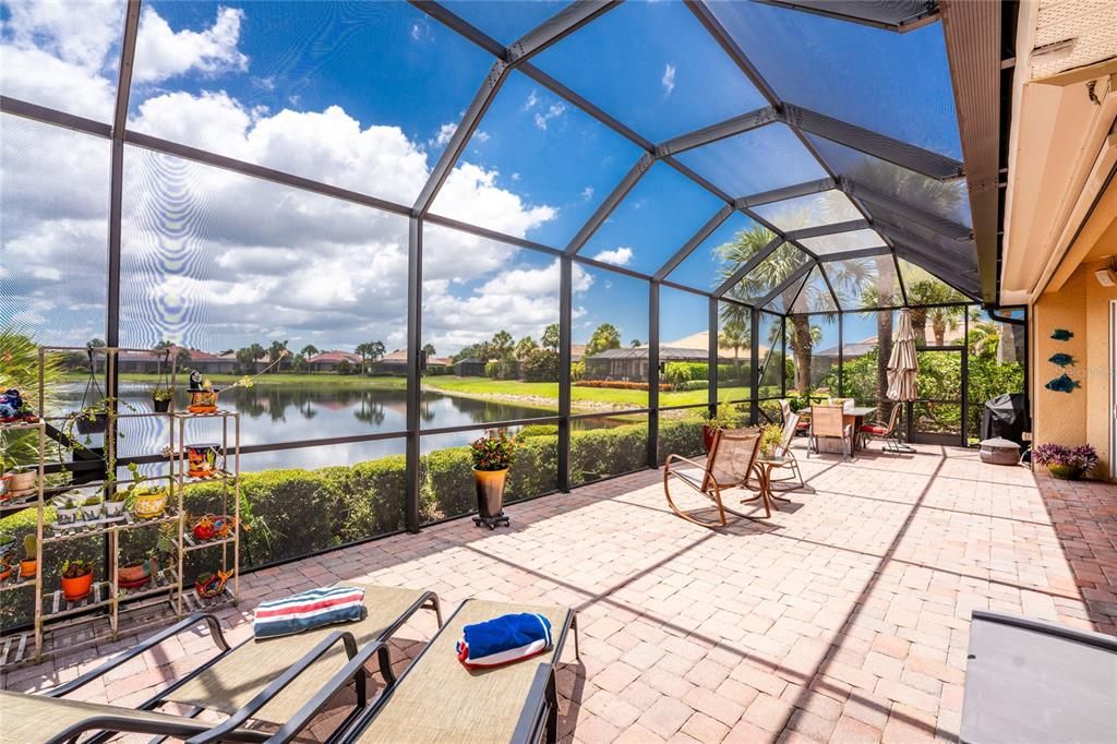 En Venta: $635,000 (3 camas, 3 baños, 2545 Pies cuadrados)
