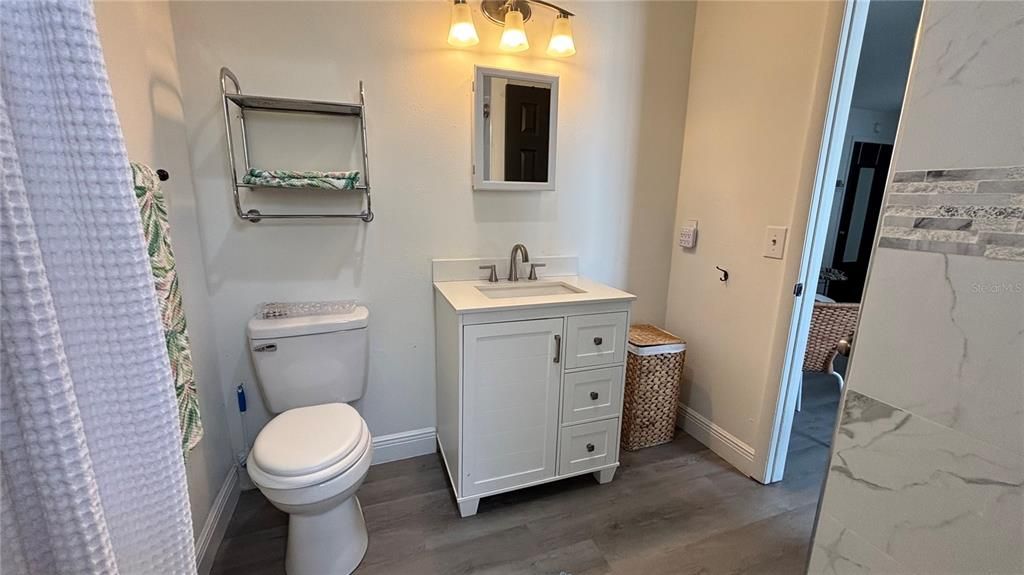 For Rent: $975 (1 beds, 1 baths, 340 Square Feet)