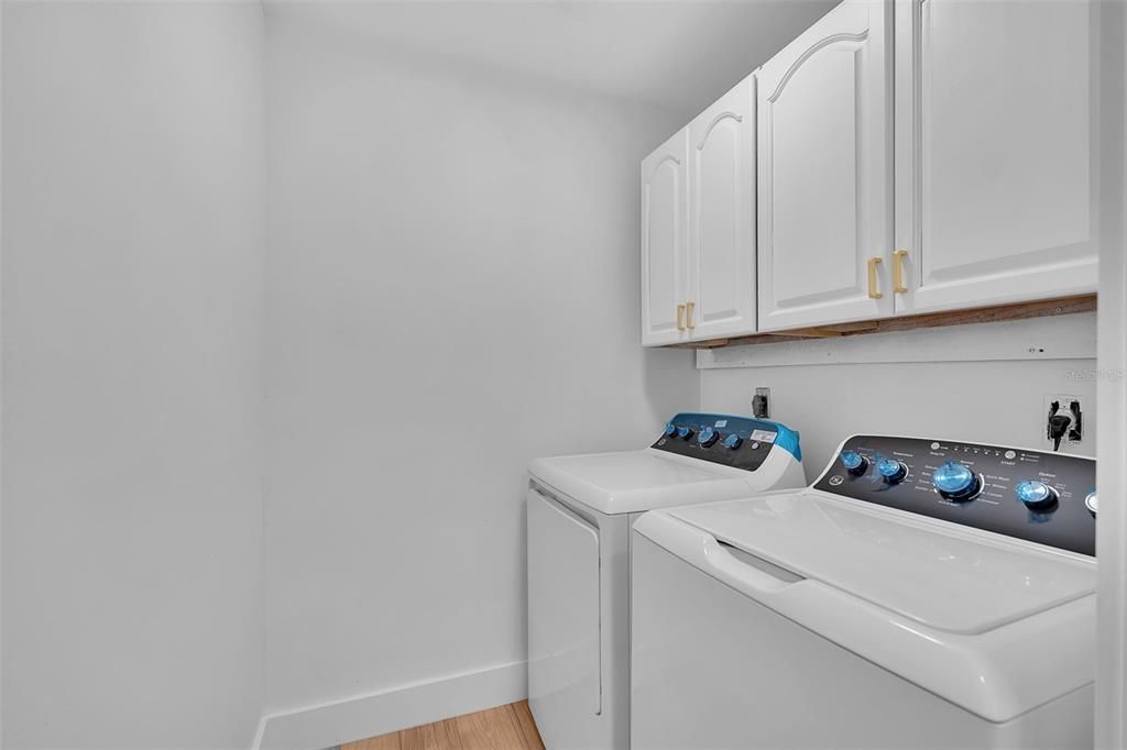 For Sale: $548,000 (3 beds, 2 baths, 1834 Square Feet)