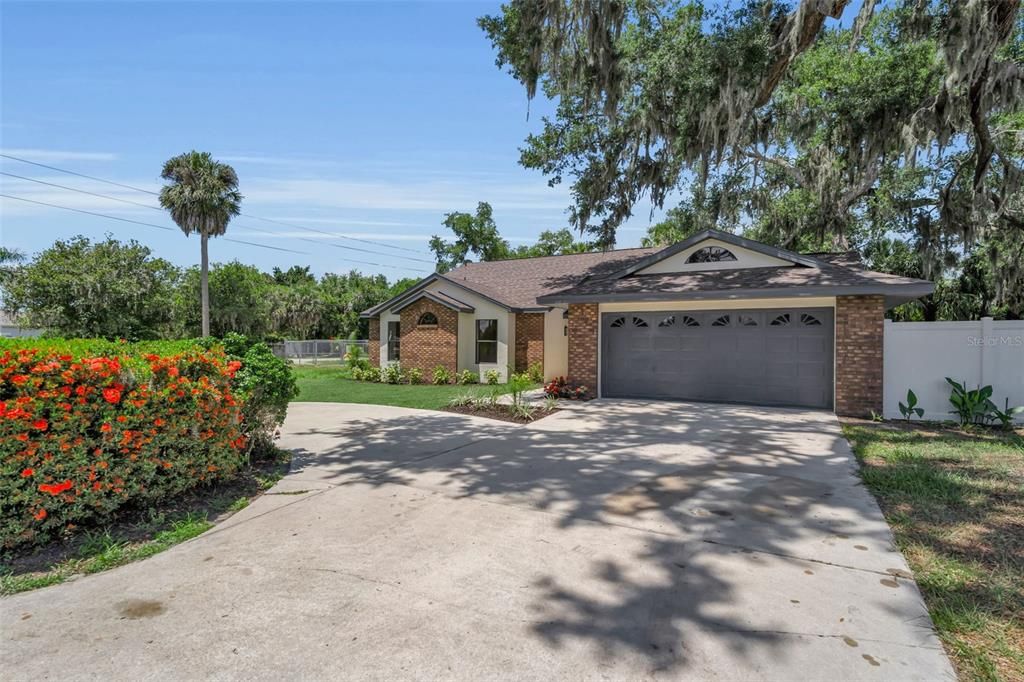 For Sale: $548,000 (3 beds, 2 baths, 1834 Square Feet)